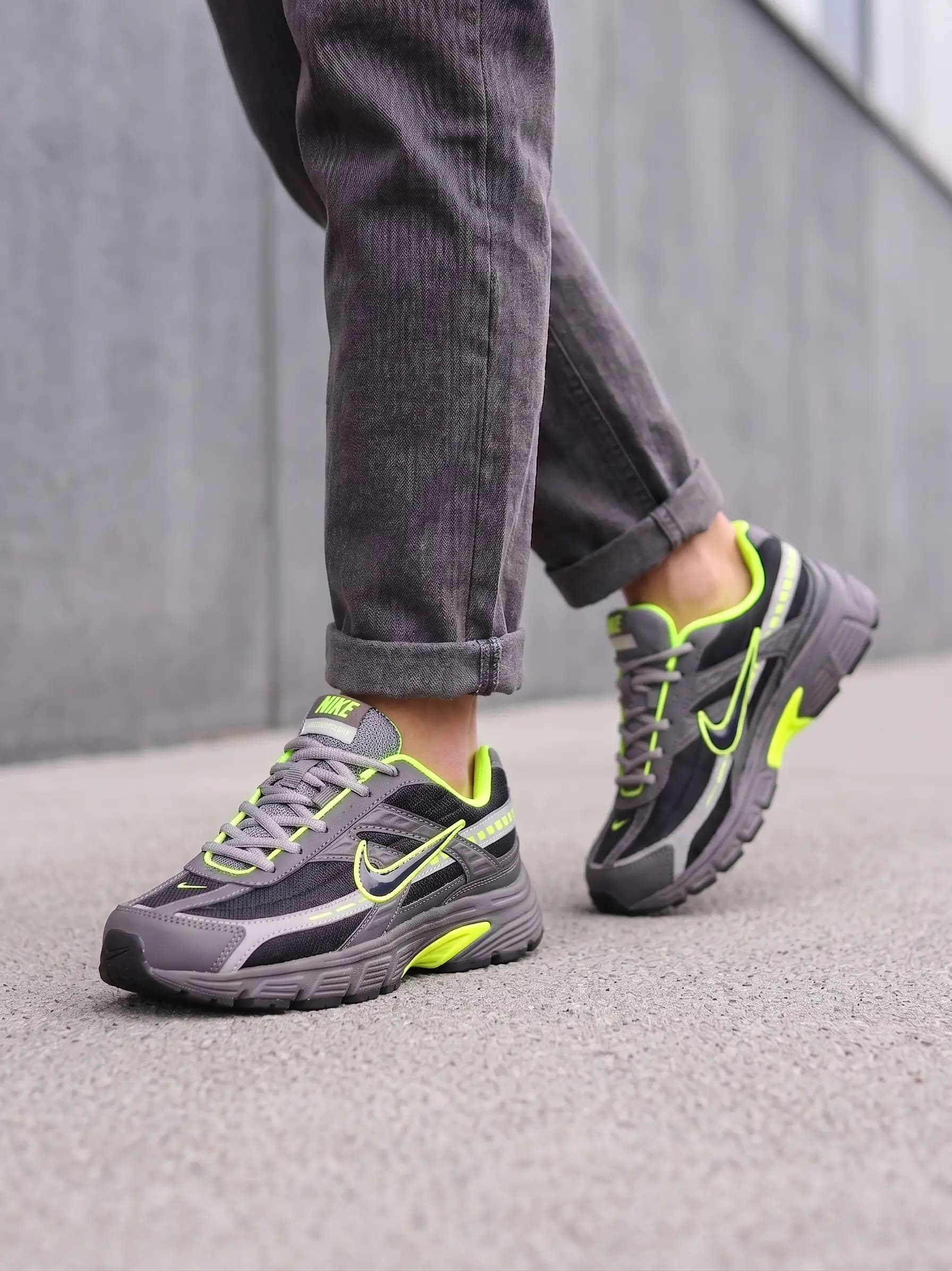 Nike Initiator