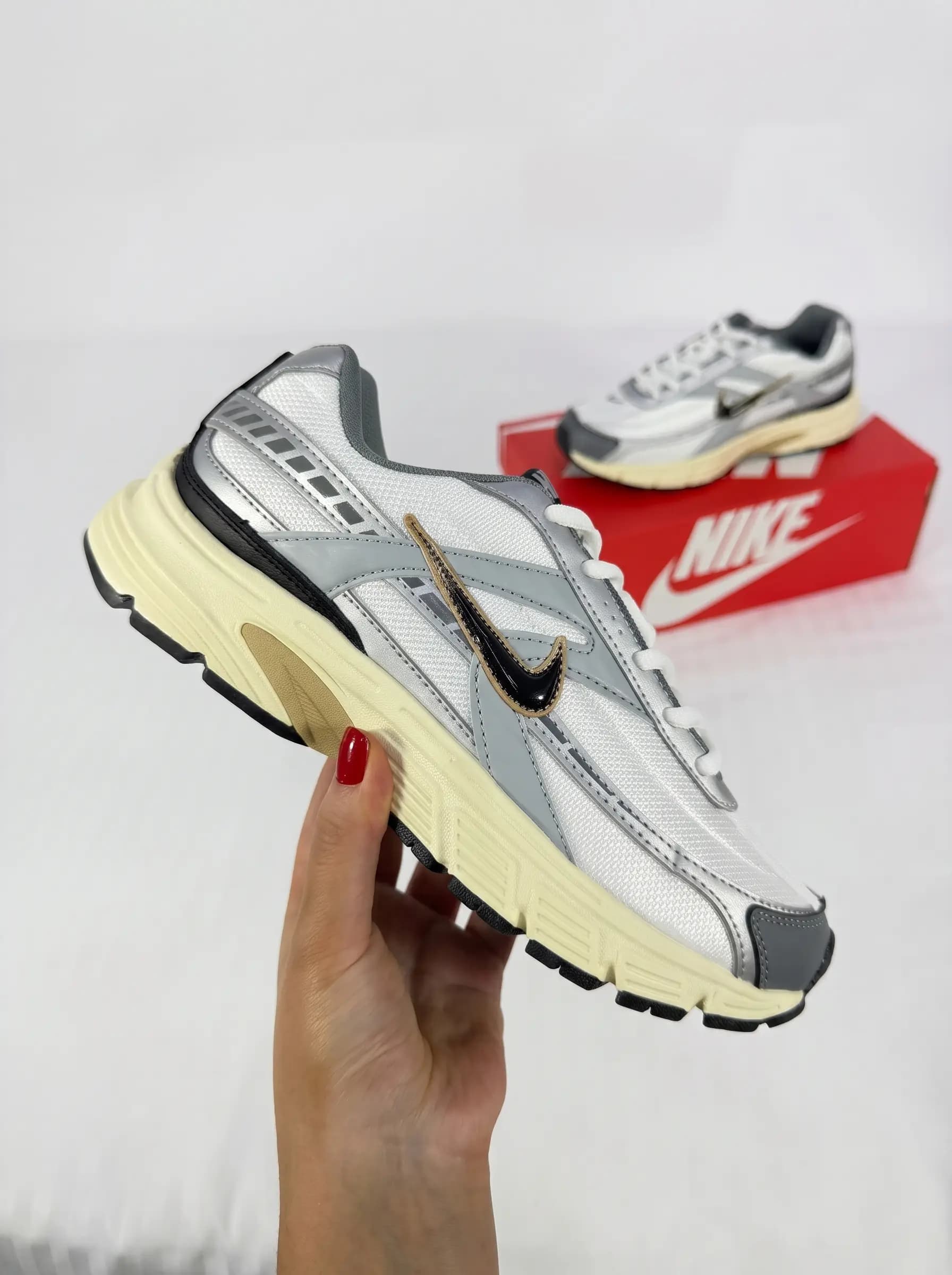 Nike Initiator