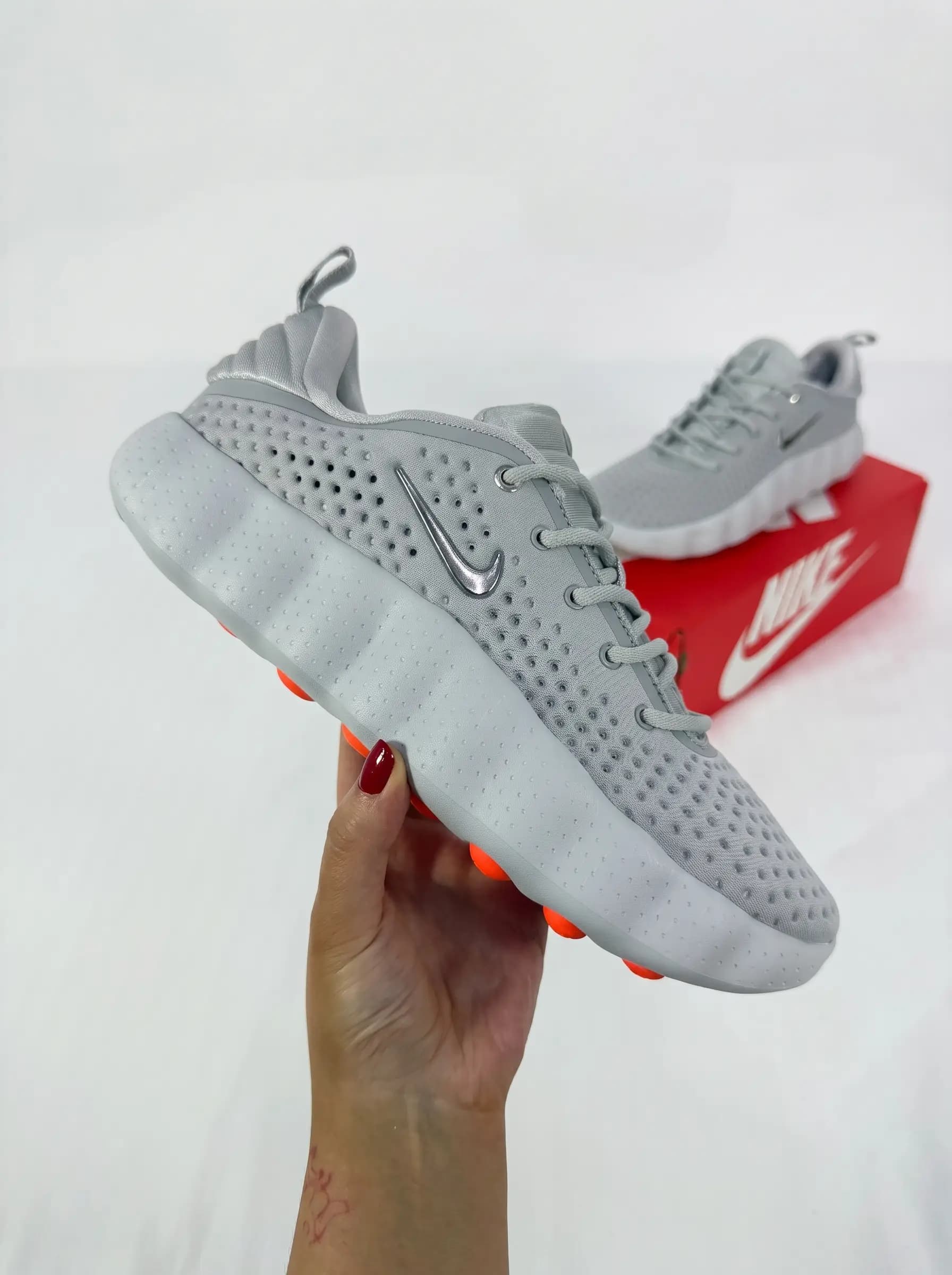 Nike Mind 002