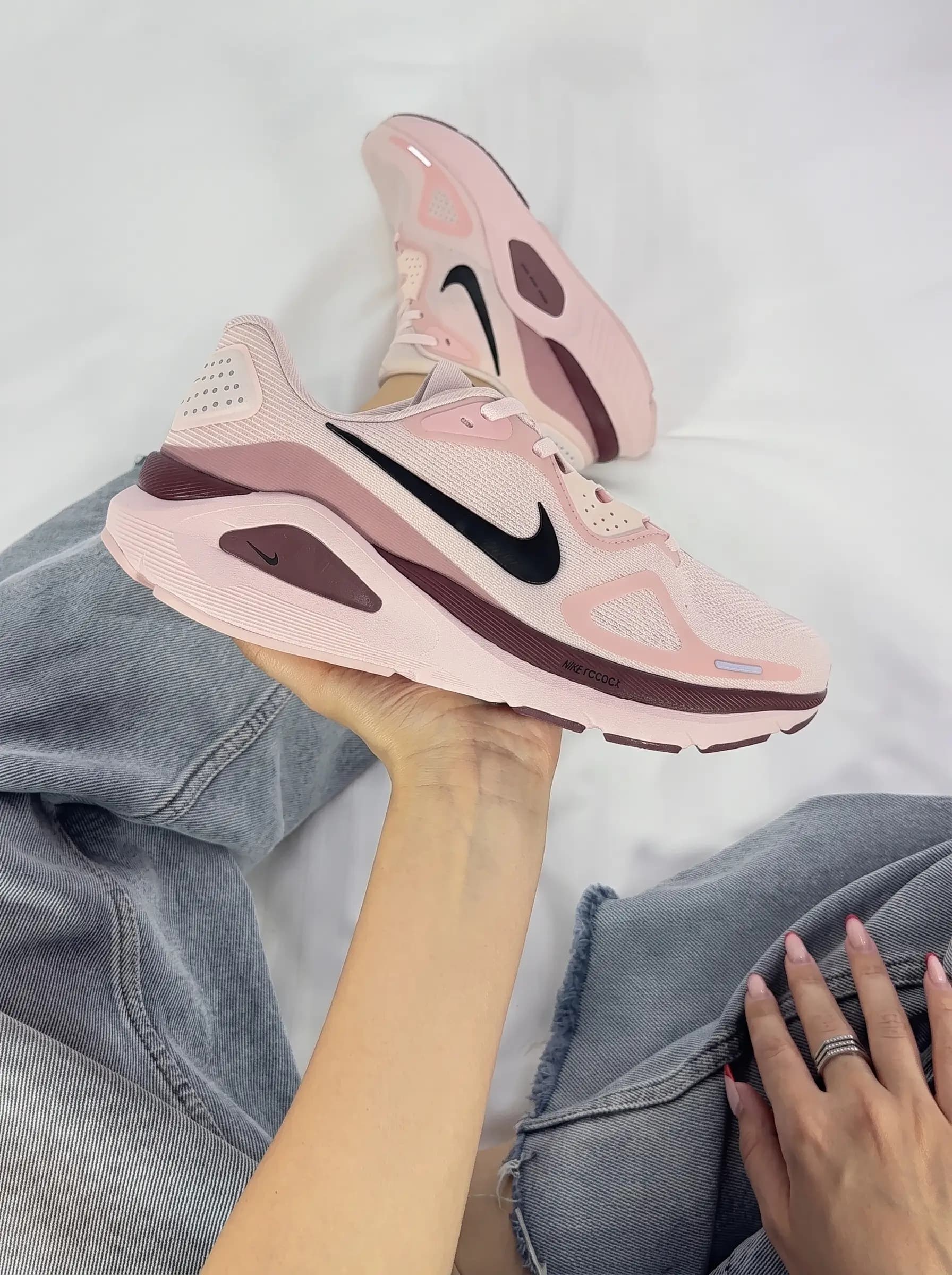 Nike Structure 26
